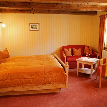 Weingut Schuh - Zur Bosel 3* 코스위그