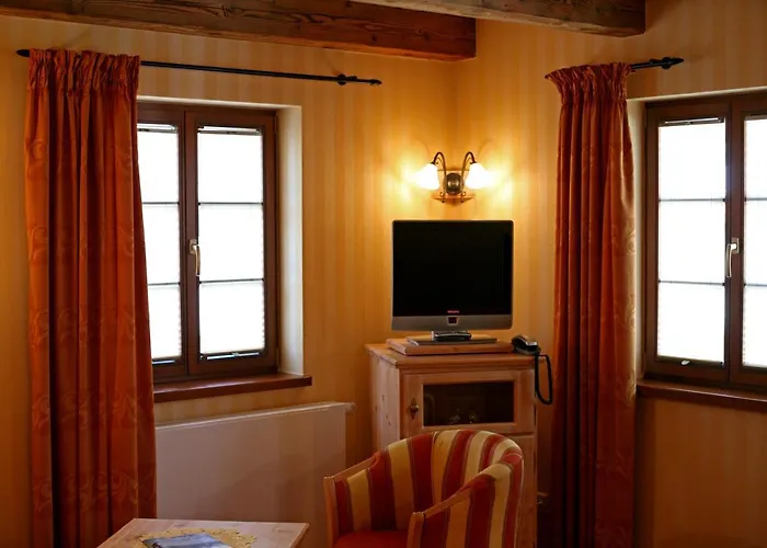 Weingut Schuh - Zur Bosel 3* كوسفيج