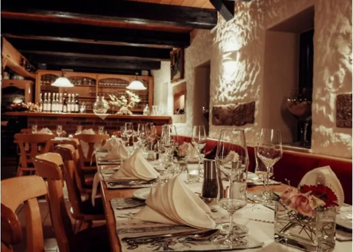 Weingut Schuh - Zur Bosel 3*